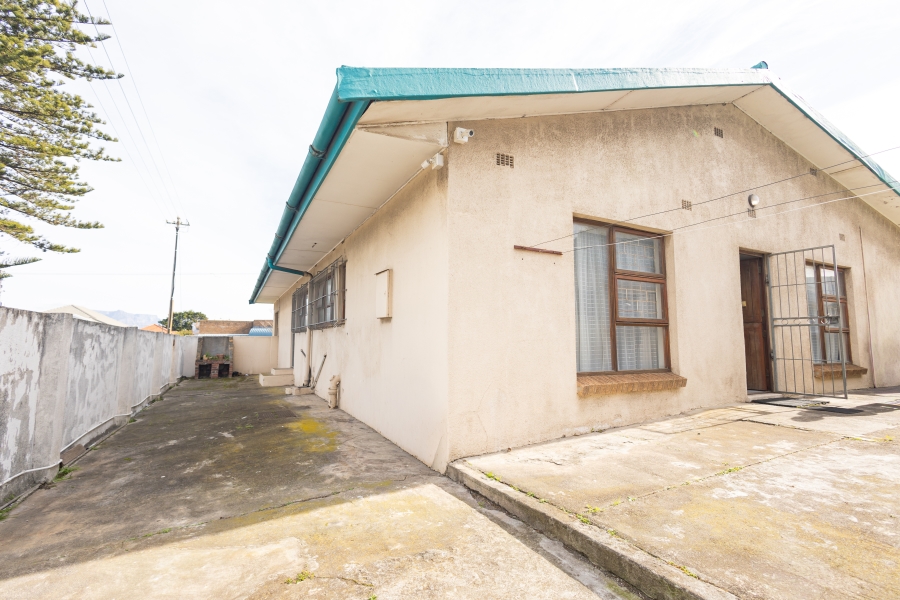 4 Bedroom Property for Sale in Fairfield Estate Western Cape